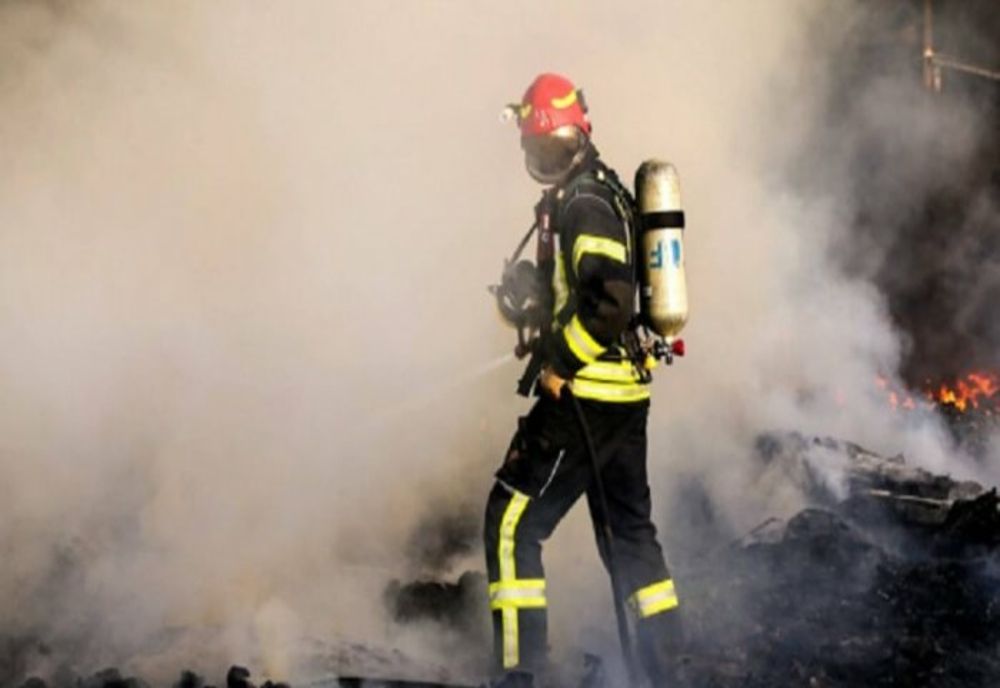 O femeie din Sibiu a murit carbonizată într-un incendiu! Au intervenit pompierii mureșeni