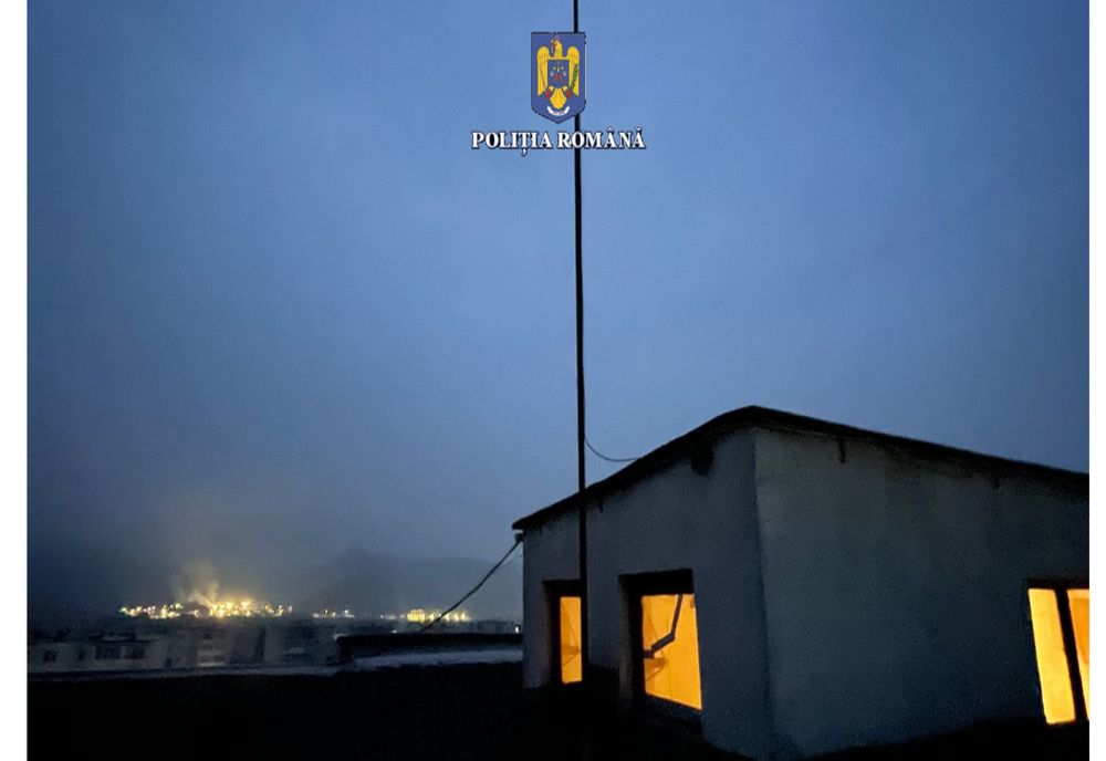 Percheziţie în Sighişoara la un radio clandestin! Două persoane au fost duse la audieri (FOTO)
