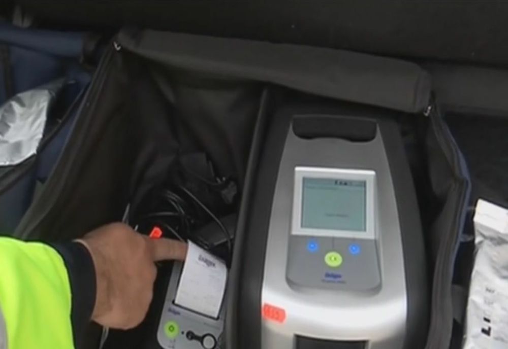 Tânăr de 21 de ani prins drogat la volan în Reghin