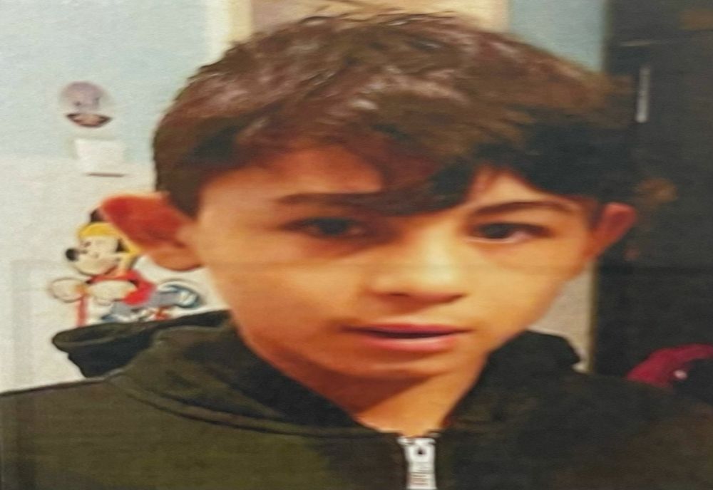 L-AȚI VĂZUT? Minor de 13 ani dispărut dintr-o casă de tip familial