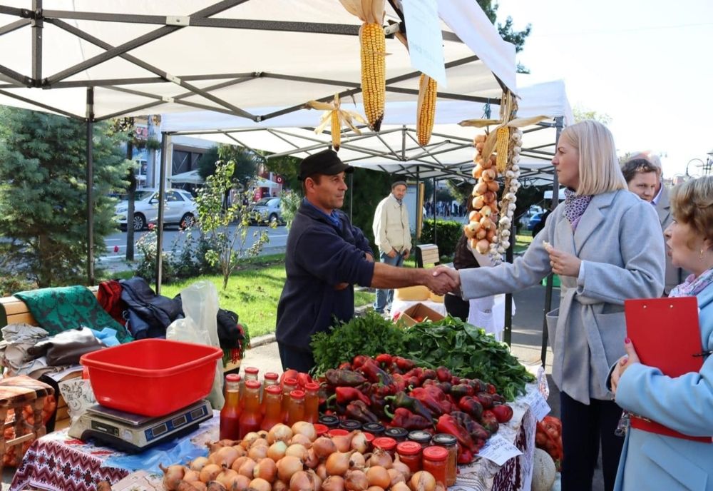 Autorităţile din Mureş doresc să organizeze un târg local al produselor din județ
