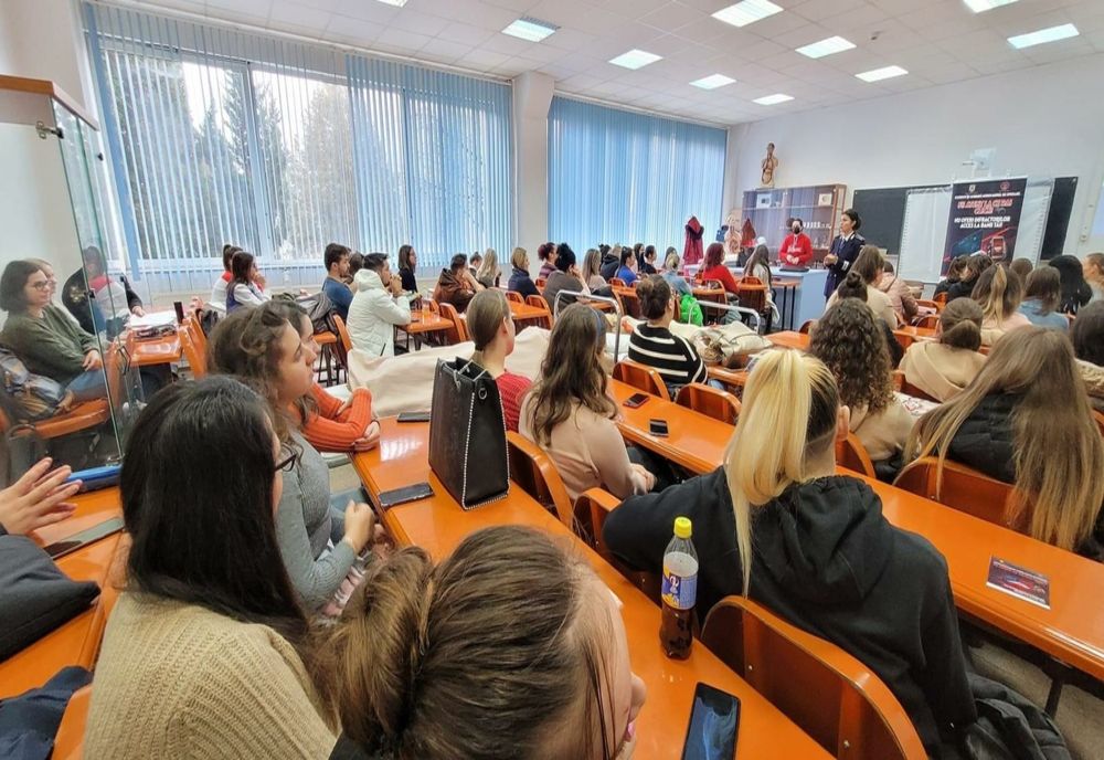 IPJ Mureş a dat startul campaniei "Fii atent la ce dai click!"