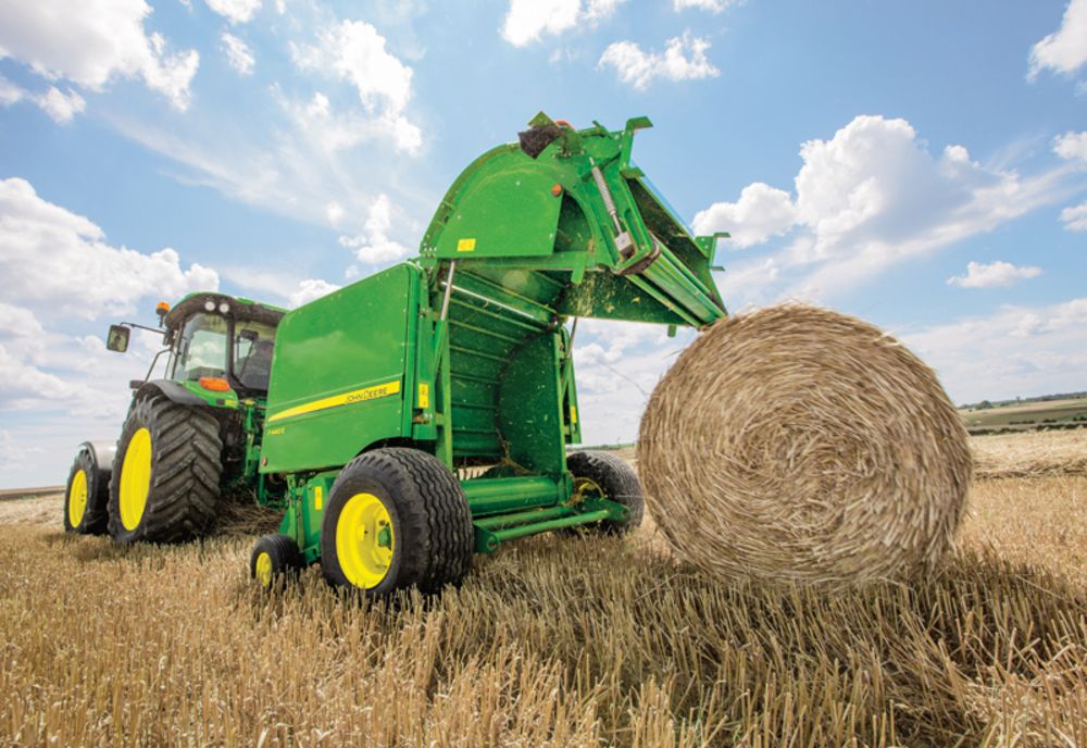 Tragedie în Monor! Un bărbat din Mureș a murit strivit într-o presă de balotat