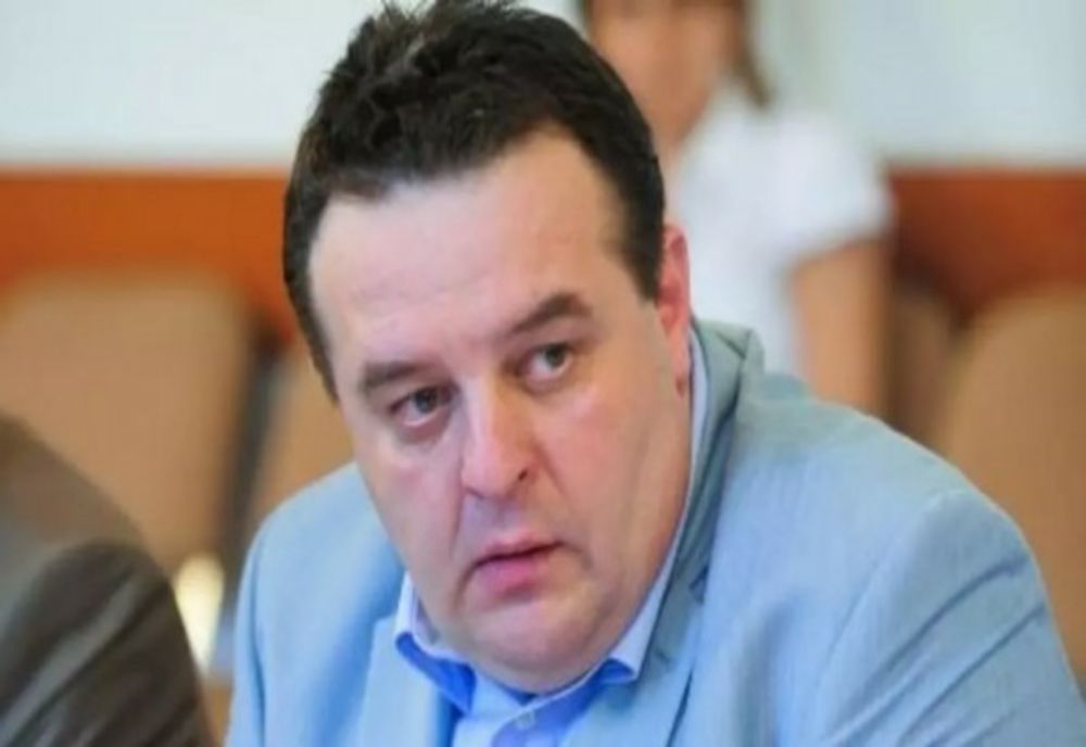 Fost șef ANSVSA, pontat fictiv timp de 4 ani - Cum a primit 500 de mii de lei salariu de la stat fără să vină la muncă