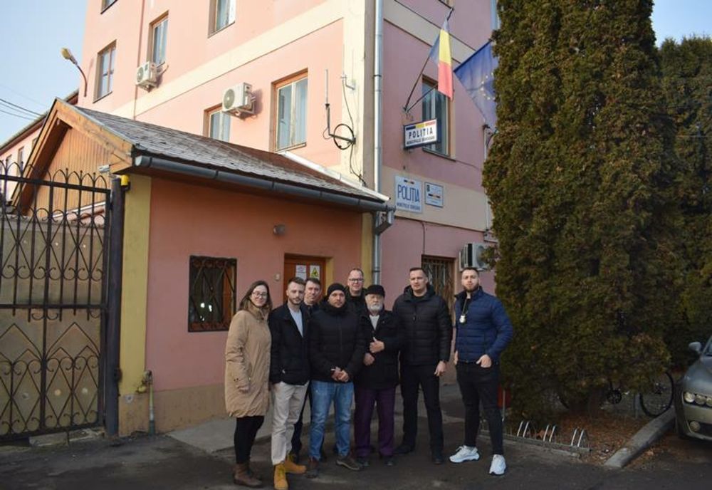 Bărbat din Sighişoara - mesaj de mulţumire pentru poliţiştii care i-au găsit pe tâlharii care l-au atacat şi i-au furat banii (FOTO)