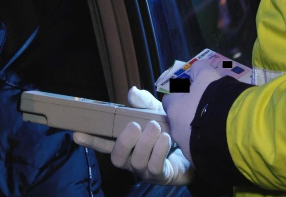 Şofer beat prins la volan în Sighişoara! Un martor a sunat la 112 şi l-a reclamat