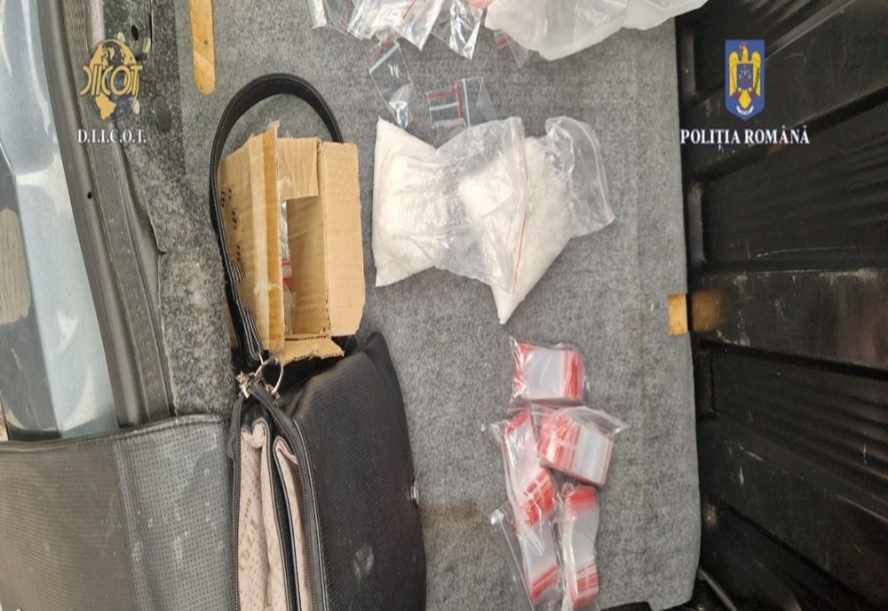 Percheziţii în Mureş la traficanţi de droguri! Două persoane au fost arestate