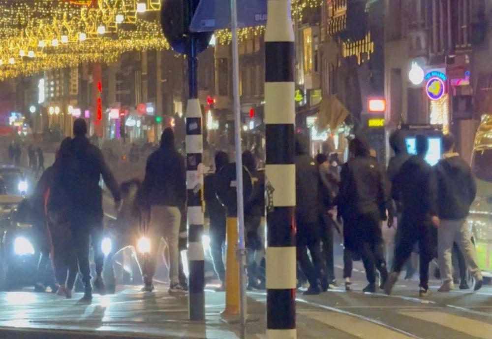 ATACURI CONSIDERATE ANTISEMITE, ÎMPOTRIVA UNOR SUPORTERI ISRAELIENI DIN AMSTERDAM