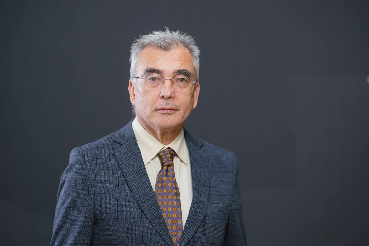 PETRIȘOR PEIU (AUR): ,,10 ANI, 4 PARTIDE ȘI O ȚEAPĂ DE MILIOANE: CENTRALA NEFINALIZATĂ DE LA IERNUT”