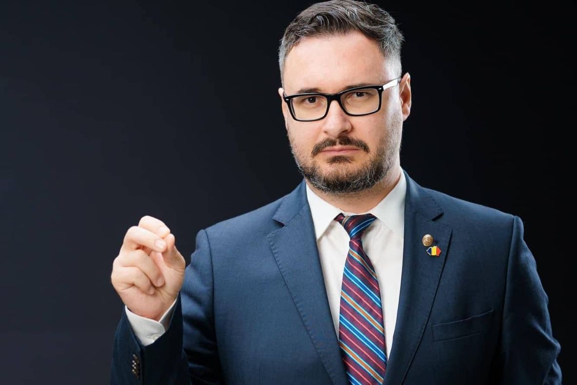 DAN TANASĂ (AUR): „DRAGOȘ ANASTASIU A PLECAT. UN VICEPREMIER ÎN MINUS, AU MAI RĂMAS PATRU!”