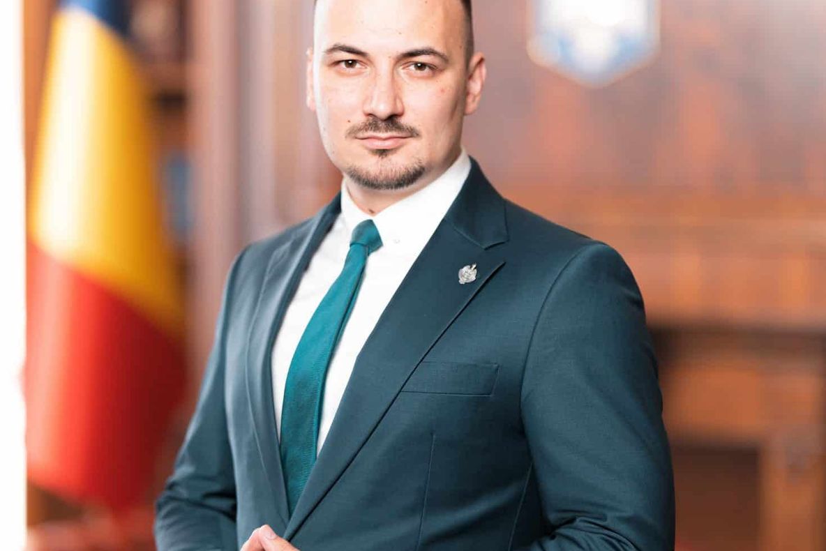RĂZVAN BIRO, DEPUTAT AUR: „AUZIM VOCEA STUDENȚILOR! BURSELE VOASTRE NU SUNT UN MOFT, SUNT UN DREPT!”