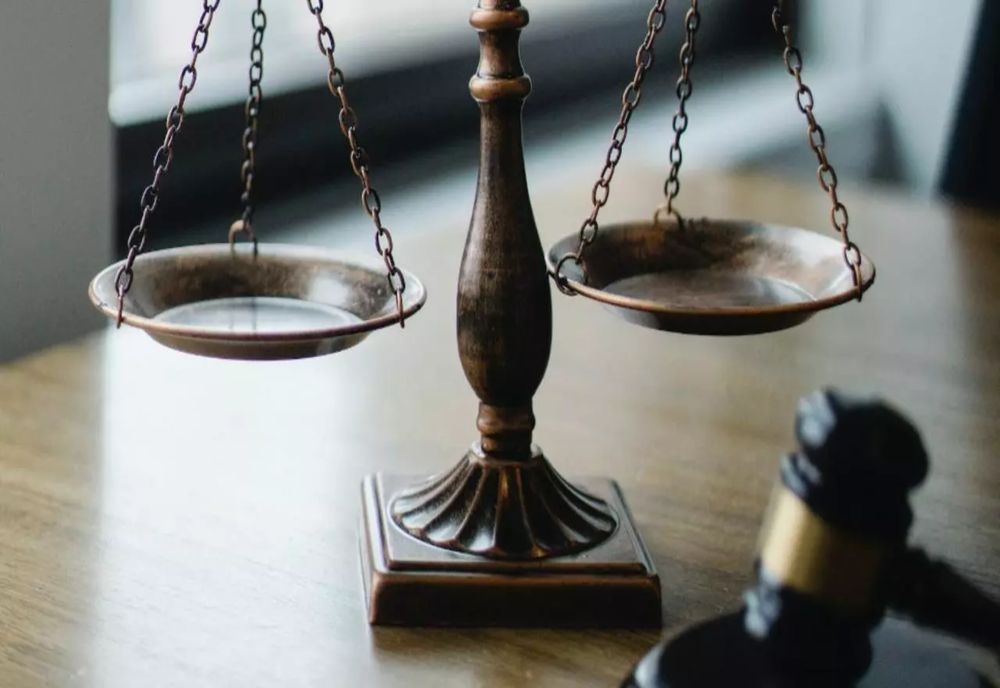 Motivarea ÎCCJ: „Noua lege a pensiilor magistraților elimină practic pensia de serviciu”