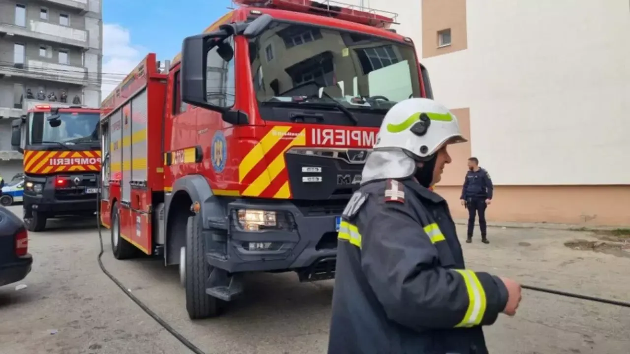 Depozit de fier vechi din Sighișoara, cuprins de un incendiu