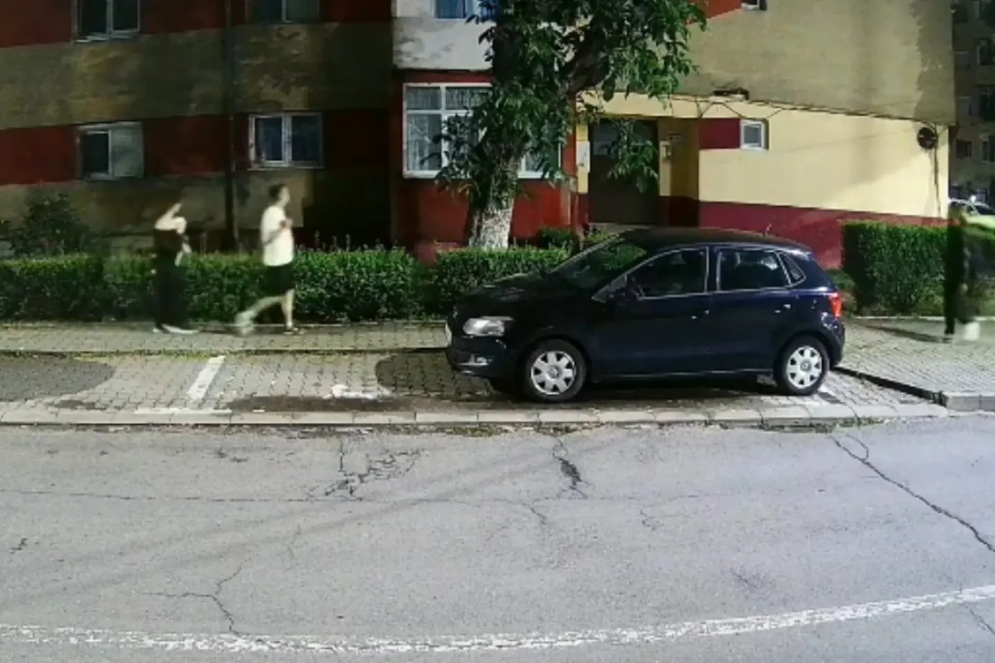 Tânăr tâlhărit pe stradă în Alba Iulia, agresorul prins la scurt timp | VIDEO
