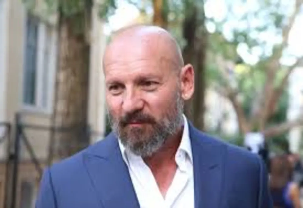 Bogdan Stelea, la plantat de arbori în Sighișoara