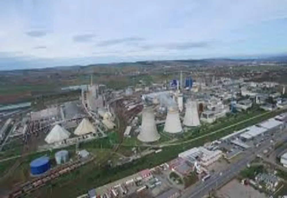 INCENDIUL DE LA AZOMUREȘ: Nu a existat niciun pericol pentru comunitatea din afara platformei