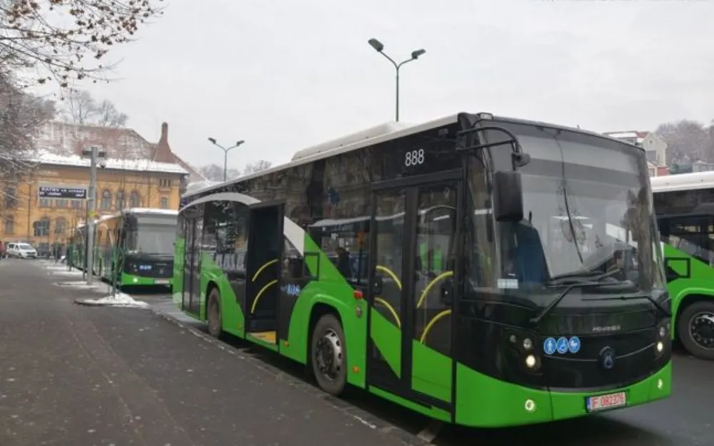 Târgumureșenii îi oferă primarului, pe Facebook, modele pentru transportul public