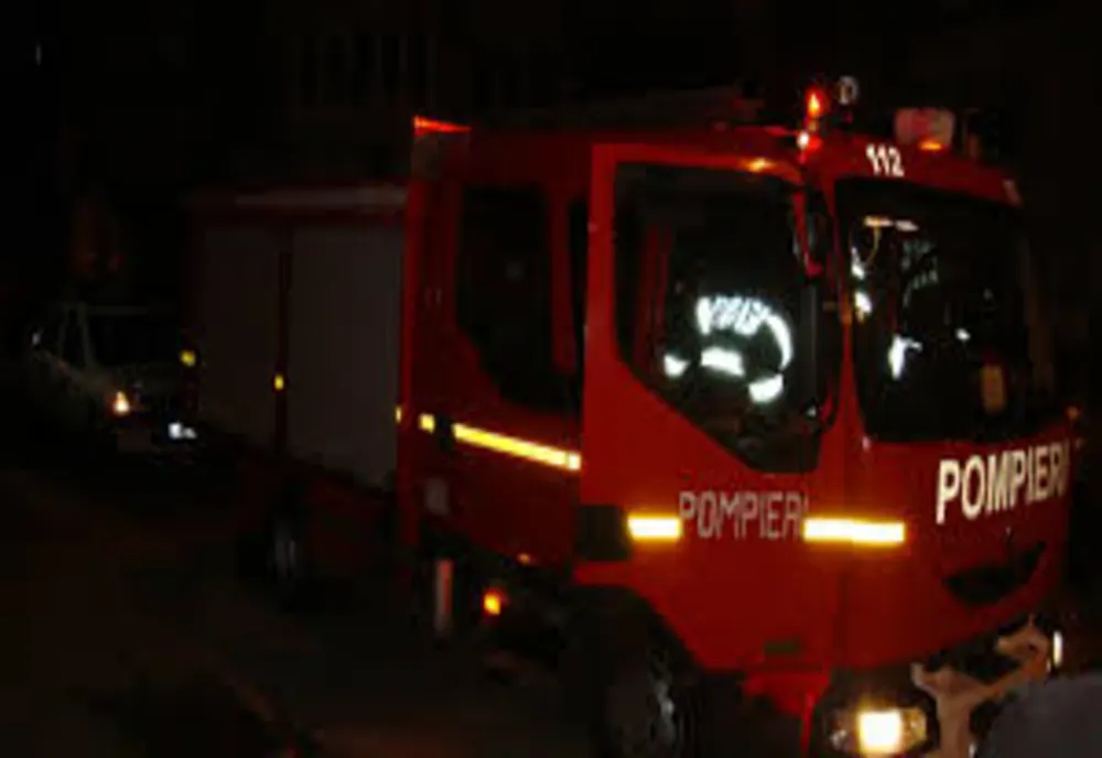 20 de persoane evacuate dintr-un bloc din Târnaveni