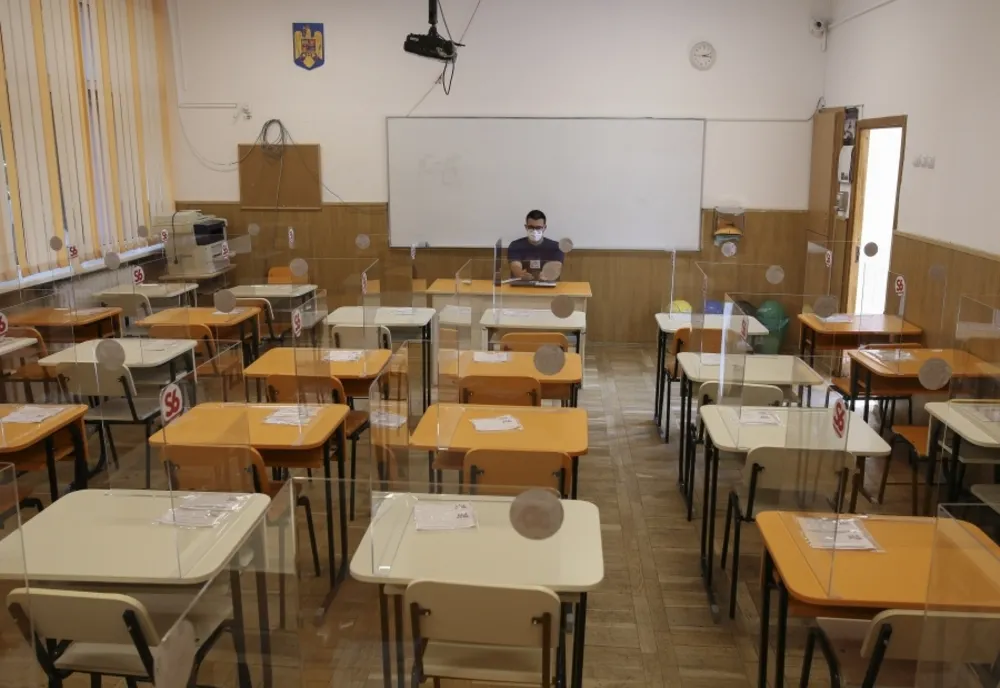 7 şcoli din judeţul Mureş s-au închis din cauza numărului ridicat de infectări cu noul coronavirus
