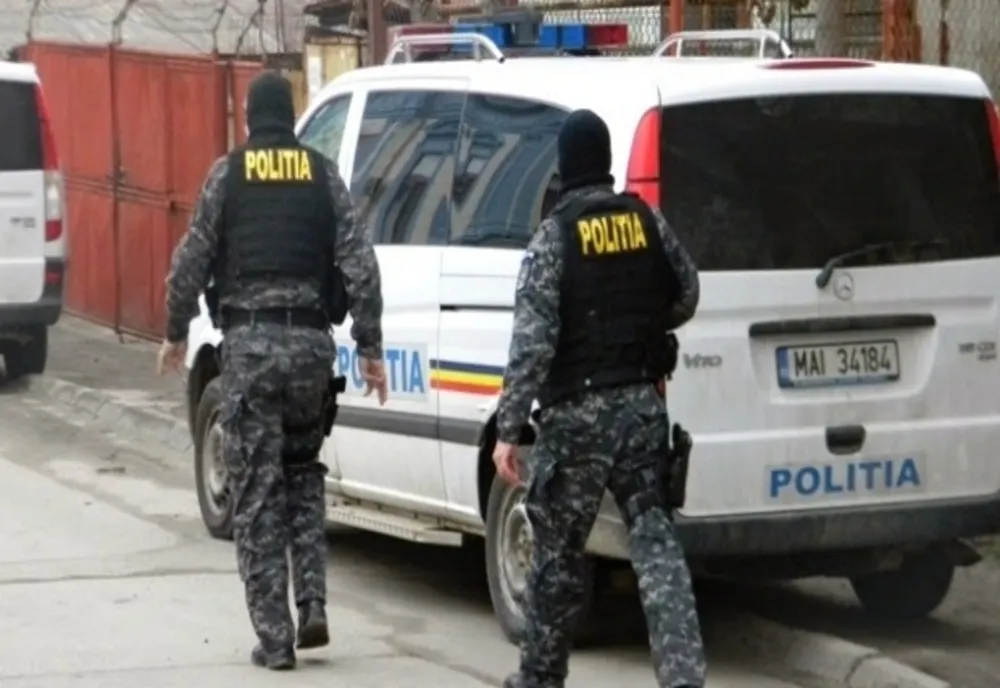 5 bărbaţi în arest după ce au jefuit o firmă! L-au legat şi bătut pe un angajat al societăţii