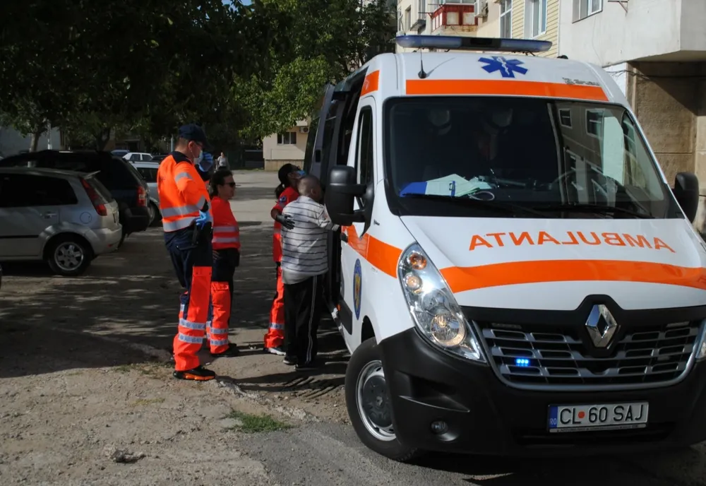 Explozie la o casă din Curteni! Un bărbat a fost rănit