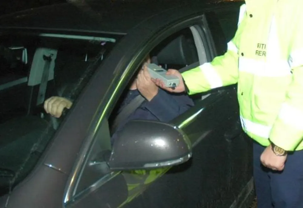 Trei mureșeni și un sibian, prinși la volan băuți sau fără permis! Bărbatul din Sibiu a spart normele