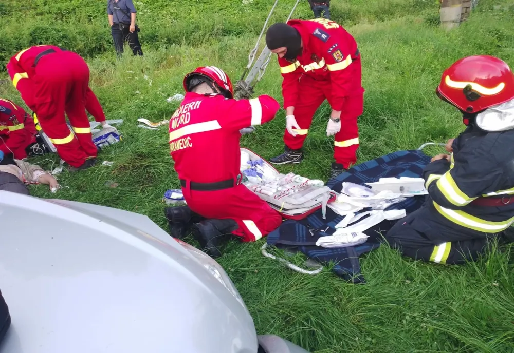 Accident cumplit în Mureș: autoturism lovit de un tren! O femeie și-a pierdut viața
