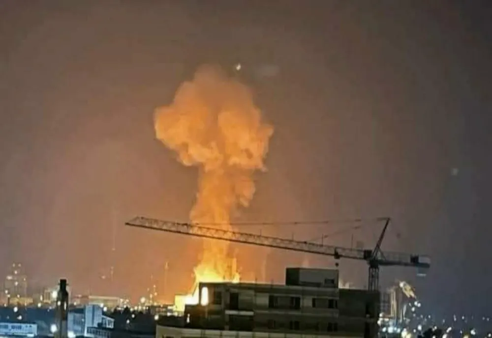 VIDEO | Explozie urmată de incendiu la Combinatul Chimic Azomureș