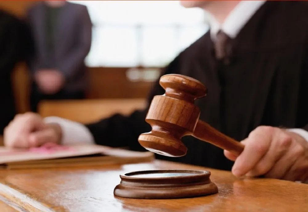 Bărbat trimis în judecată după ce a încercat să mituiască un poliţist din Mureş cu 200 de lei