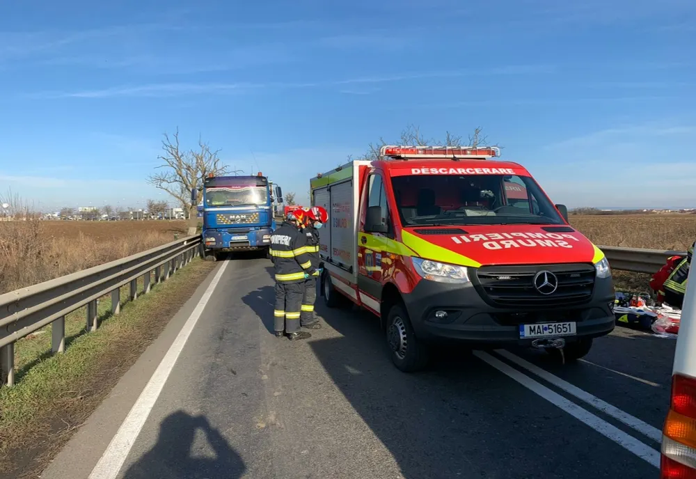 8 persoane rănite, în această dimineaţă, în două accidente în localitatea Câmpu Cetăţii