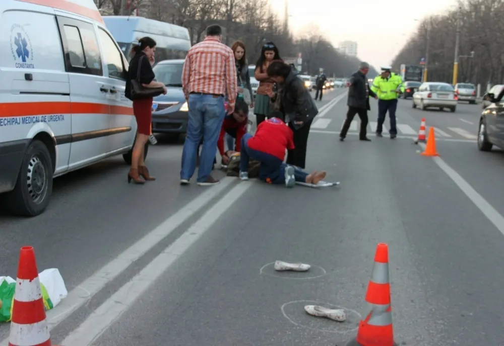 Câmpia Turzii: Un minor de 16 ani a fost lovit pe trecerea de pietoni de o maşină condusă de un bărbat din Mureş