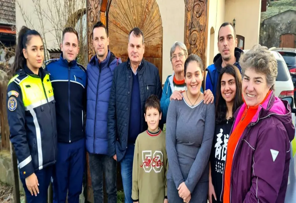 Copiii din Satul Nou, vizitaţi de Moş Crăciun (FOTO)