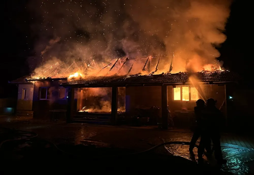 Locuință din Tonciu, afectată de un incendiu violent