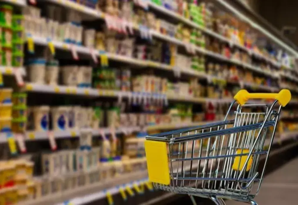 Avertisment: prețurile vor continua să crească cu 10% în acest an, în România - Producătorii reduc gramajele produselor