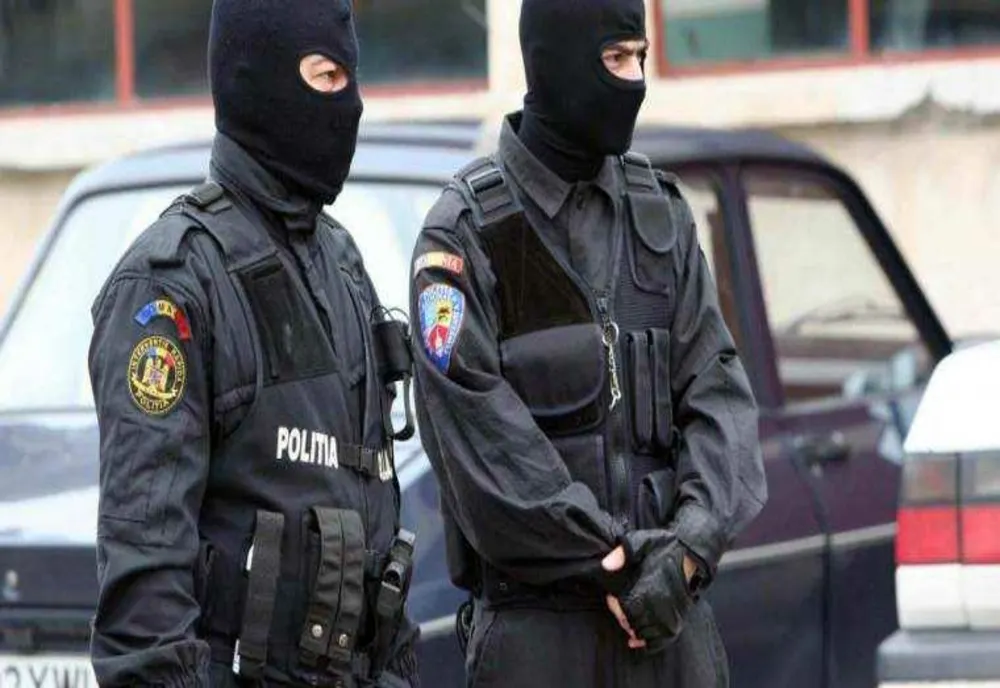 AMPLE PERCHEZIȚII ÎN ROMÂNIA ȘI UNGARIA, LA SUSPECȚI DE FRAUDĂ INFORMATICĂ ȘI SPĂLARE DE BANI