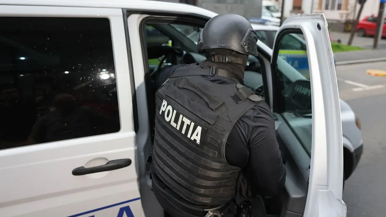 Percheziții în Mureș