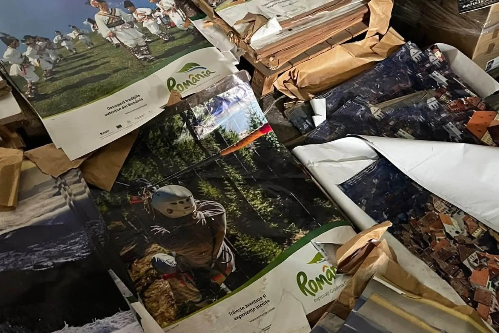 Sesizare la DNA în cazul unor albume turistice „fantomă”