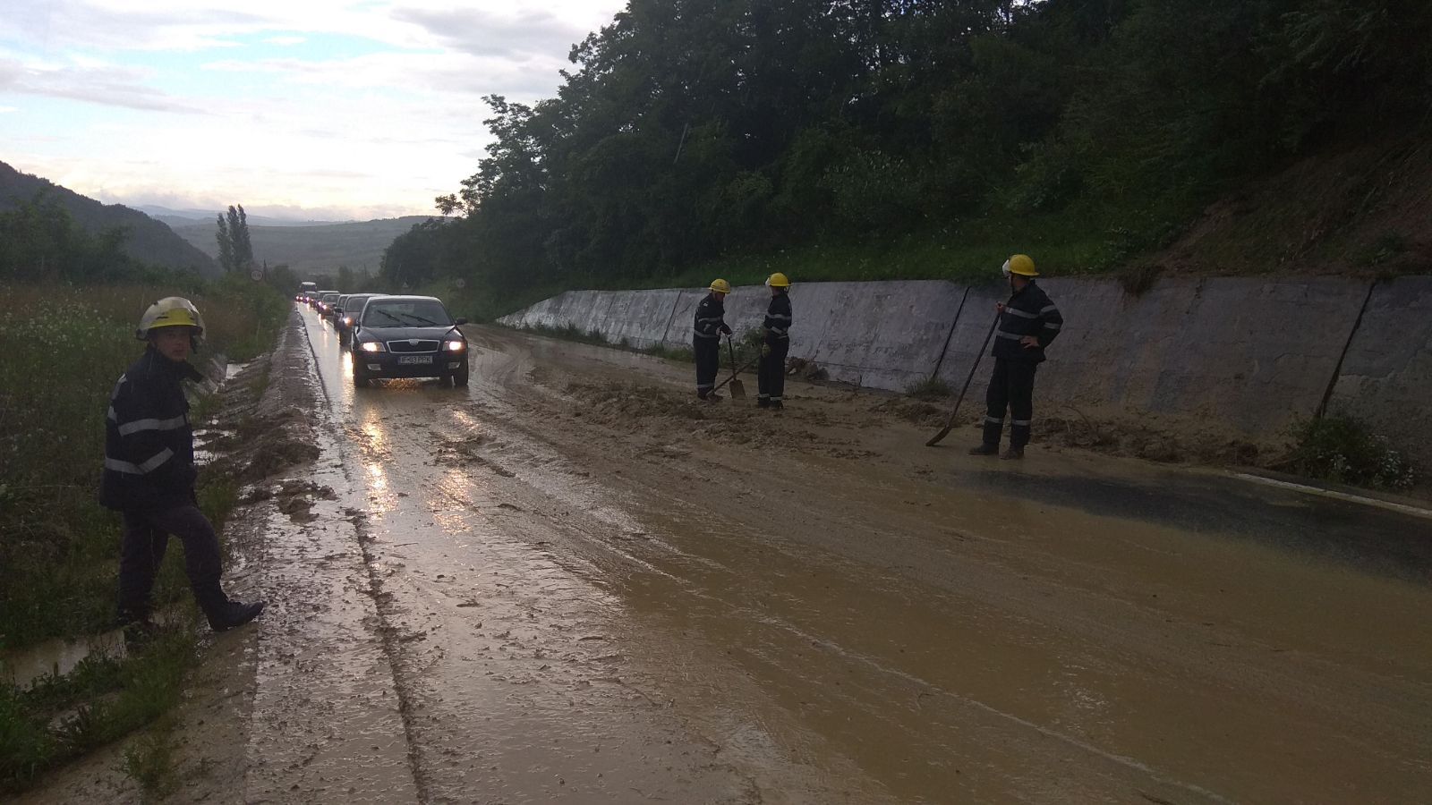 16CAD713-80A2-49B3-A651-CDF84FCEC328