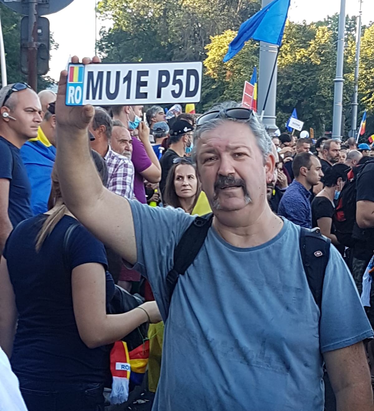 AC5F93DE-6ACF-4615-8831-C692CDF98009