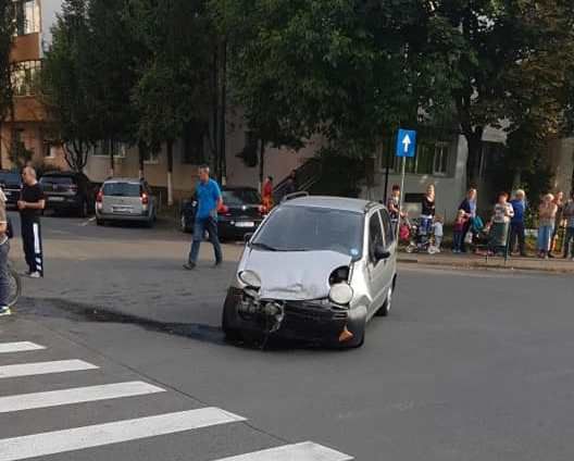 B060E3FD-BAE4-4E22-AD3E-576ACDD7B063