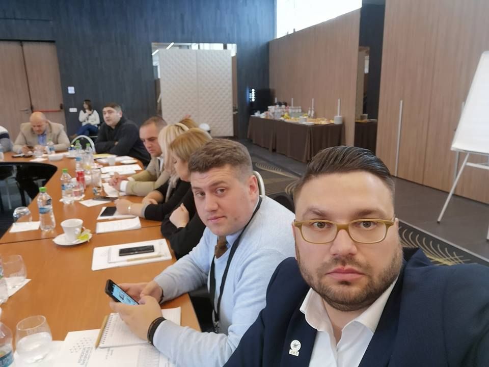 46521539_2188493781174217_360581123182428160_n