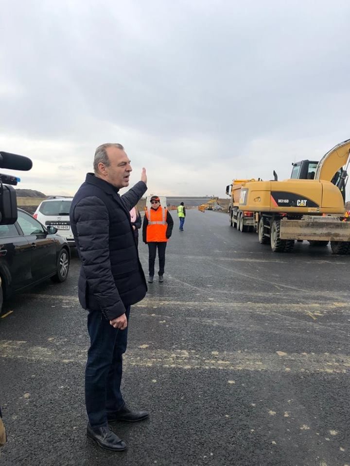 46754639_2332032440358965_2662790087552532480_n