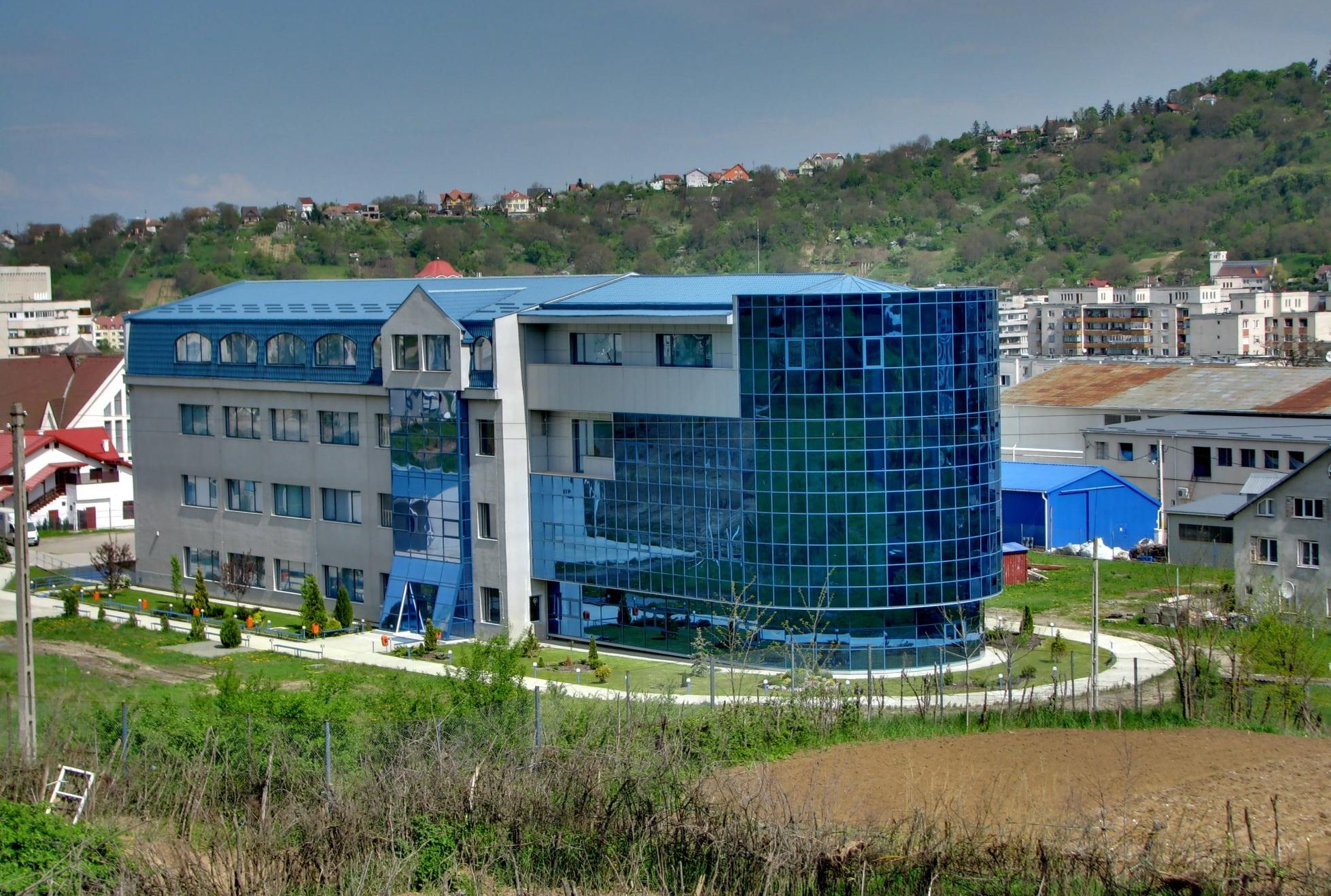 Dimitrie_Cantemir_university_-_panoramio