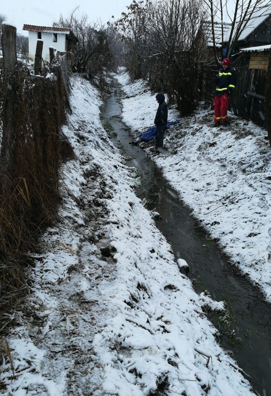 F030A43C-7E84-4BE7-BFC1-AB1616F8E311