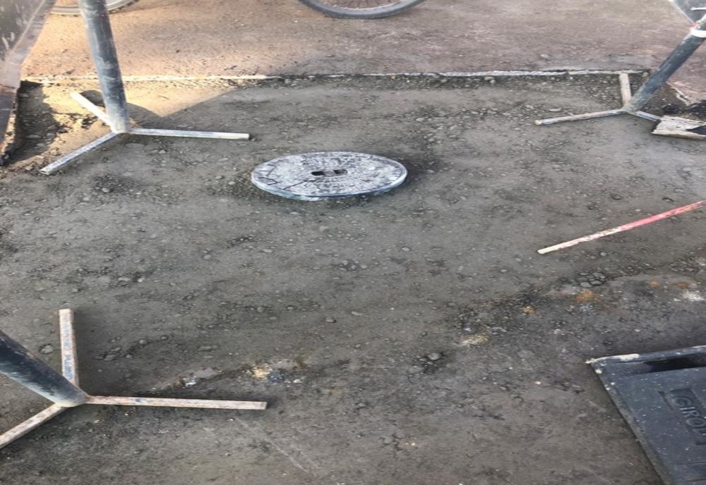 Hidrantul betonat din fața sediului Pompierilor din Târnăveni a fost scos la lumină!