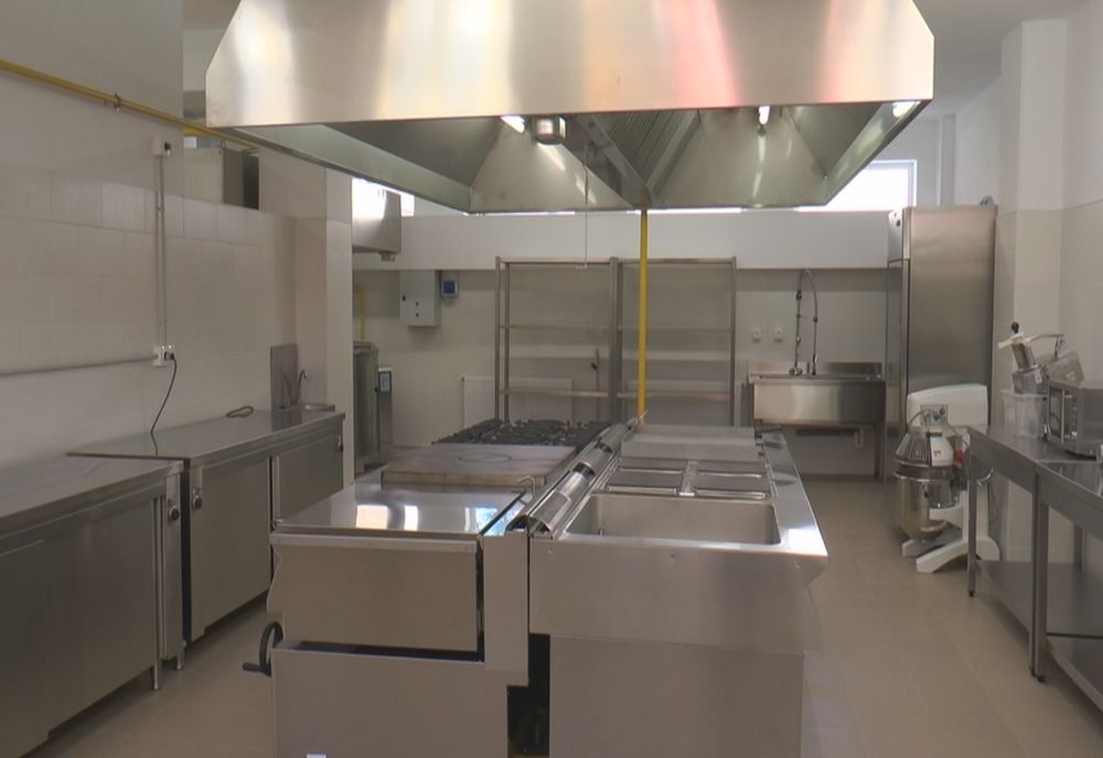 O bucătăreasă de la Spitalul Clinic Județean Mureș ARE CORONAVIRUS. Un bloc alimentar S-A ÎNCHIS!