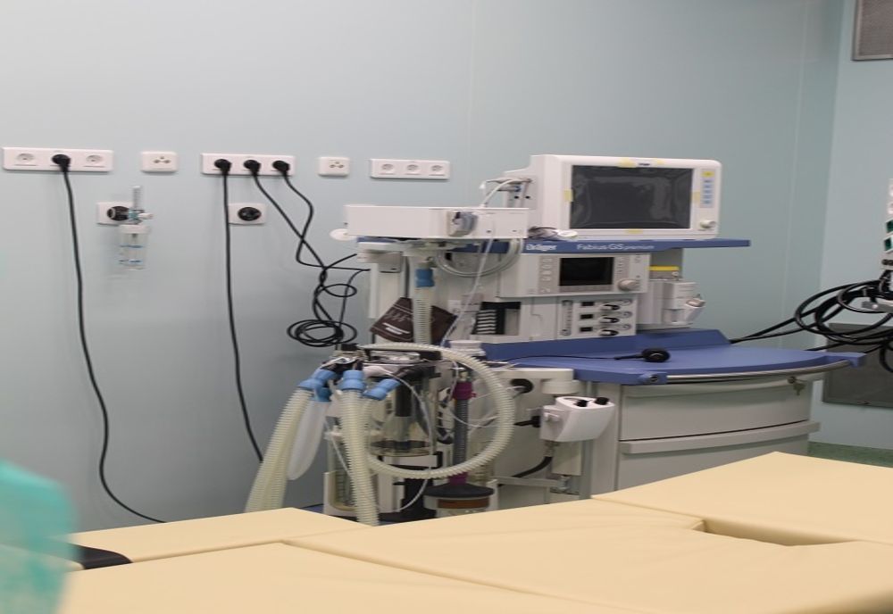 La un centru medical din Târgu Mureș se fac recoltări pentru identificarea COVID 19. Vezi prețurile