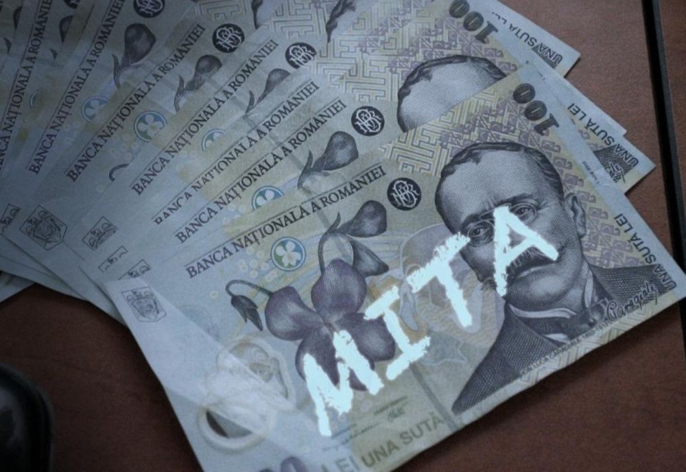 Tânăr din Mureş prins în flagrant când dădea mita unui polițist