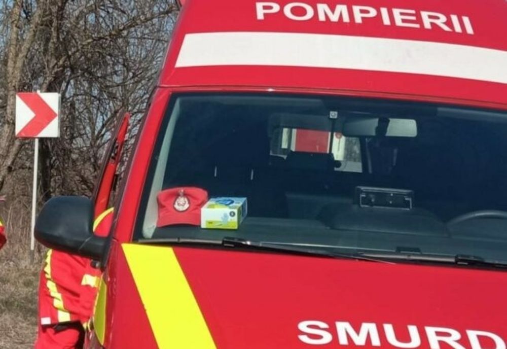 Bărbat în stare gravă după ce a fost prins sub un mal de pământ