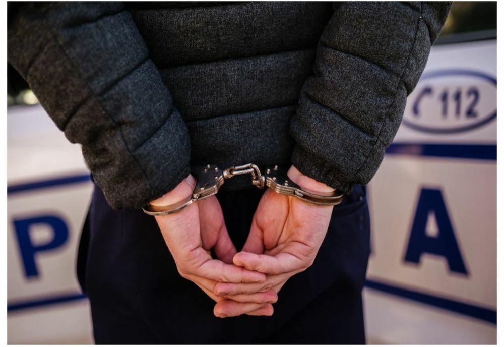 Prins în flagrant! Tânăr de 18 ani din Târgu Mureș, reținut pentru șantaj